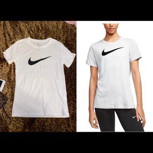 ‘The Nike Tee’ white!